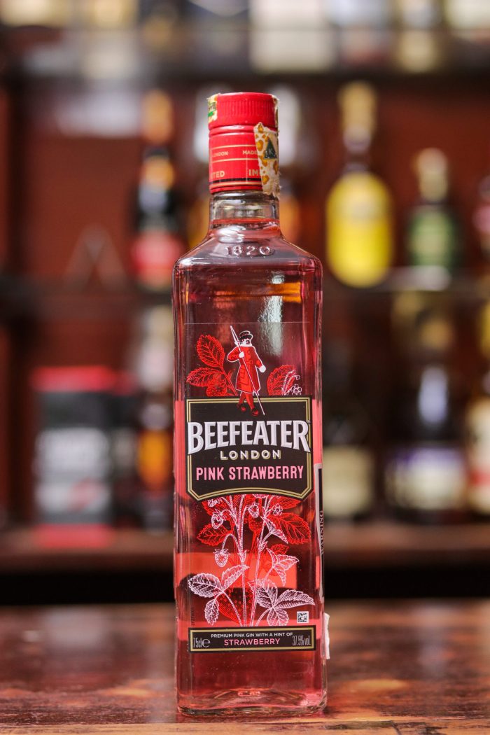 Beefeater Pink Strawberry Gin - Image 3